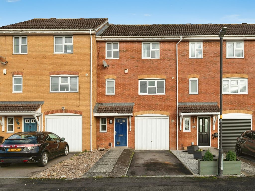 3 bed terraced house for sale in Waggoner Close, Swindon SN25, £240,000