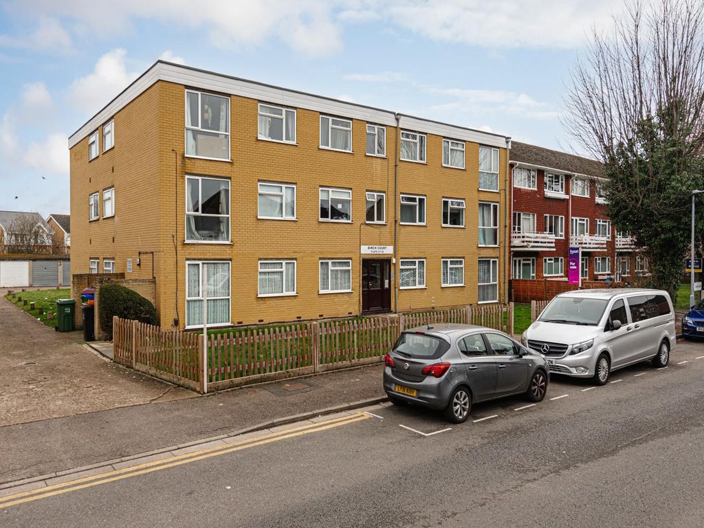 2 bed flat for sale in Thicket Road, Sutton SM1, £265,000 Zoopla