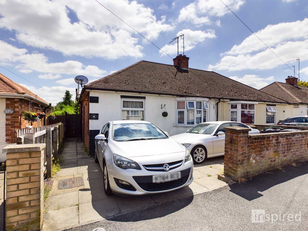 3 bed semidetached house for sale in St Margarets Avenue, Rushden NN10