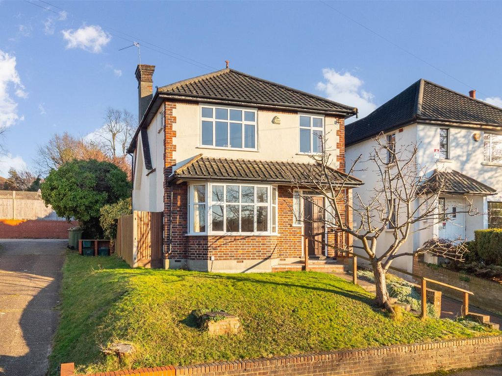 3 bed detached house for sale in Rookwood Avenue, Wallington SM6, £