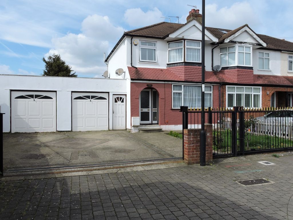 3 bed end terrace house for sale in Elmore Road, Enfield EN3 Zoopla