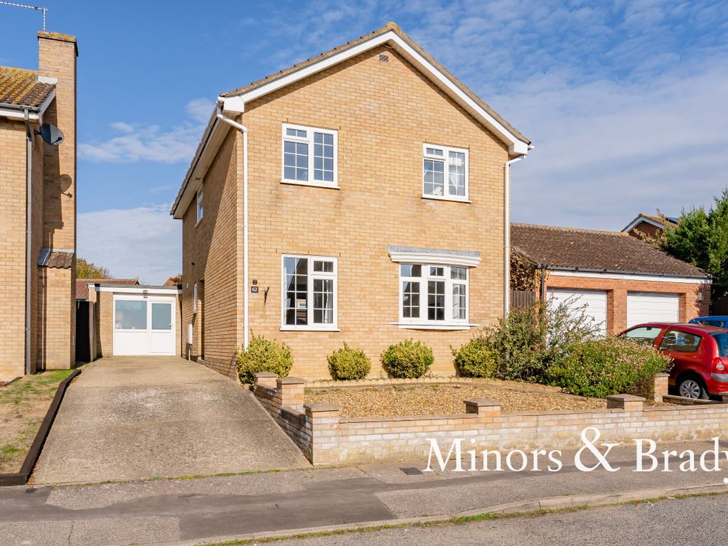 4 bed detached house for sale in Elmdale Drive, Carlton Colville