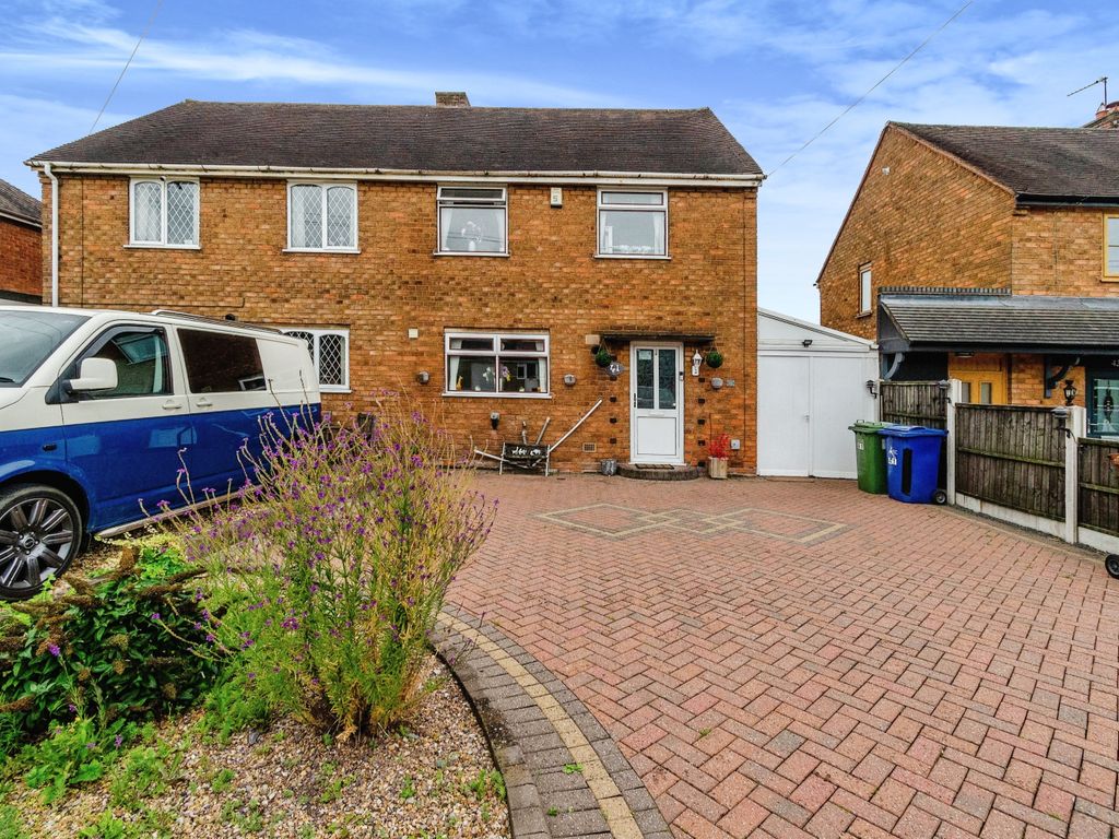 3 bed semidetached house for sale in Bideford Way, Longford, Cannock