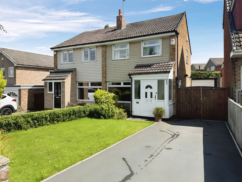 3 bed semidetached house for sale in The Approach, Scholes, Leeds LS15