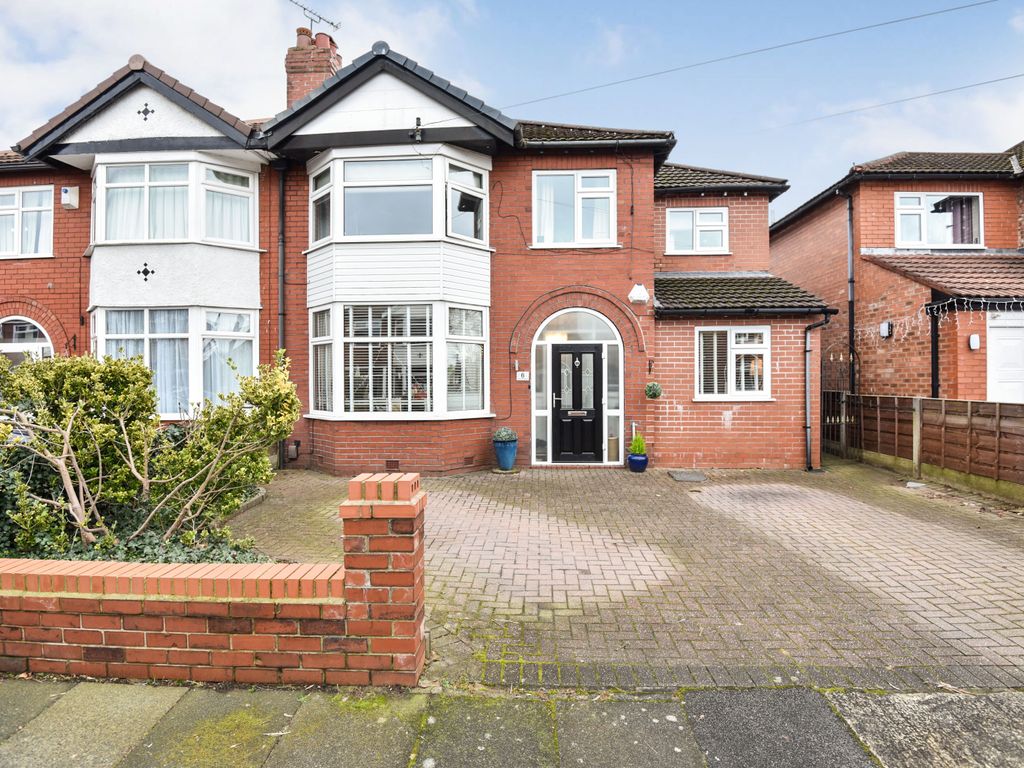 5 bed semidetached house for sale in Appleton Grove, Sale, Greater