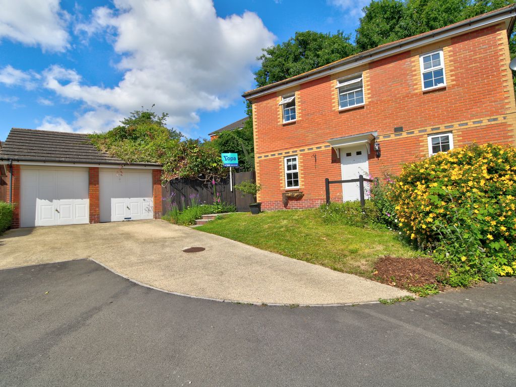 4 bed detached house for sale in Chirk Close, Duffryn, Newport NP10