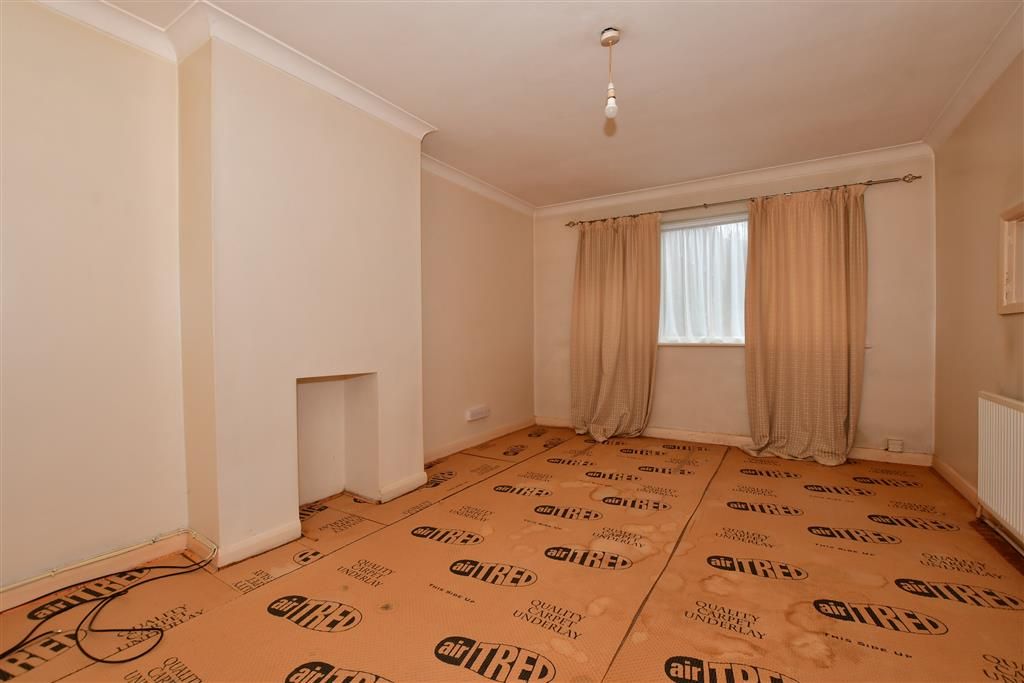 2 bed for sale in Wickham Street, Welling, Kent DA16, £