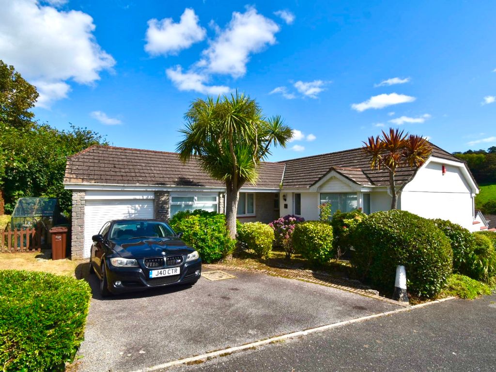 3 bed detached bungalow for sale in Budock Water, Falmouth TR11, £