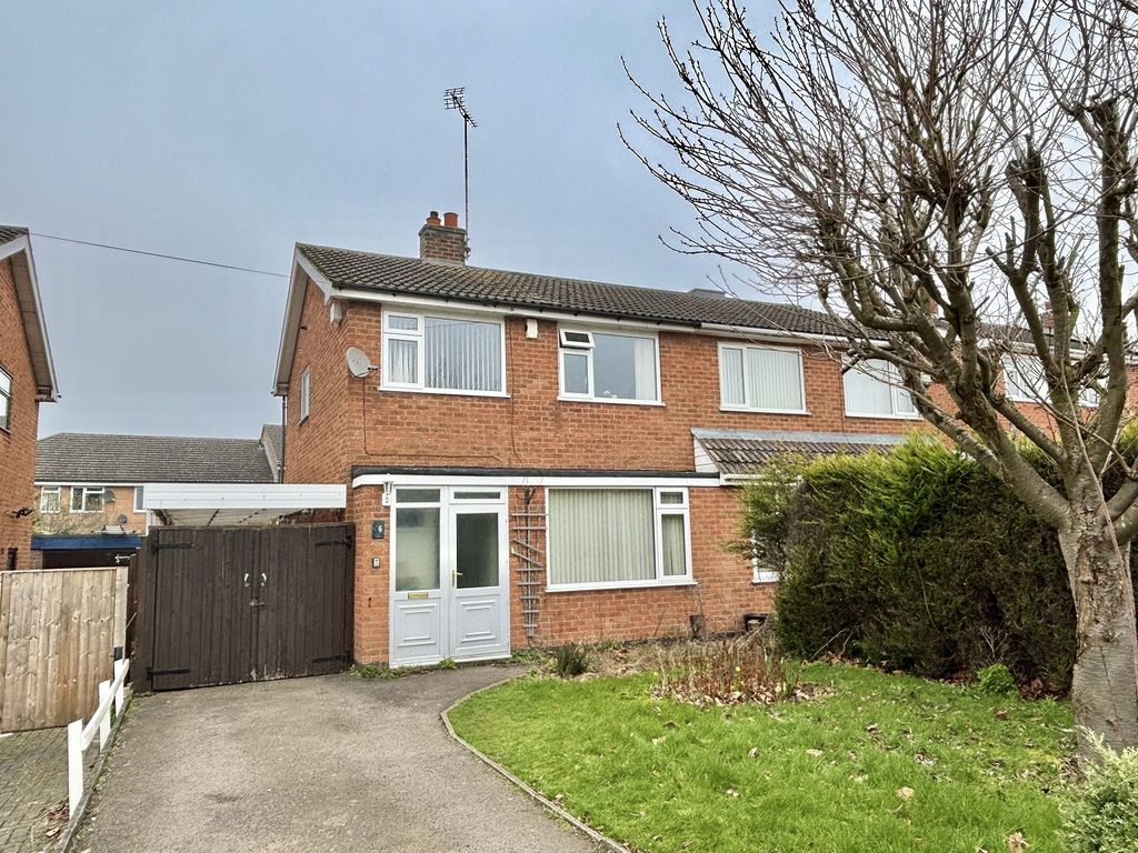 3 bed semidetached house for sale in Attfield Drive, Whetstone