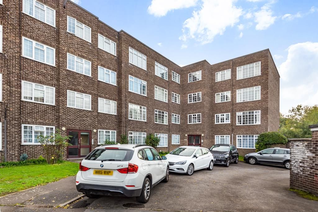 2 bed flat for sale in Slough, Berkshire SL1, £210,000 Zoopla
