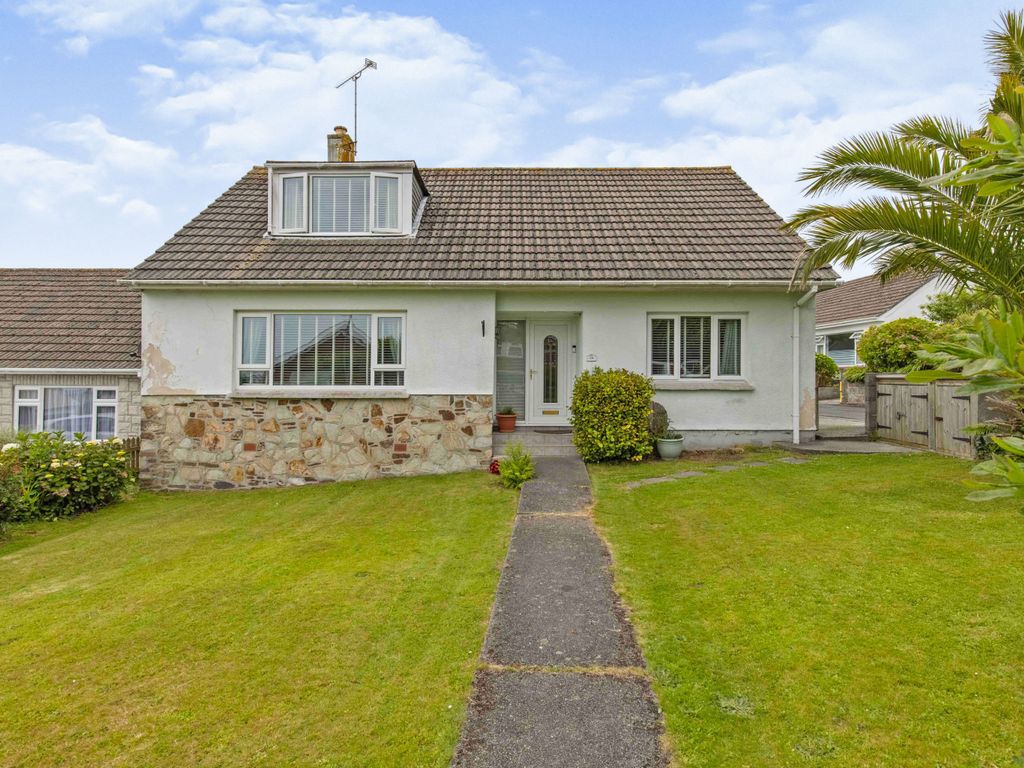 3 bed detached house for sale in Close, St. Austell PL25 Zoopla