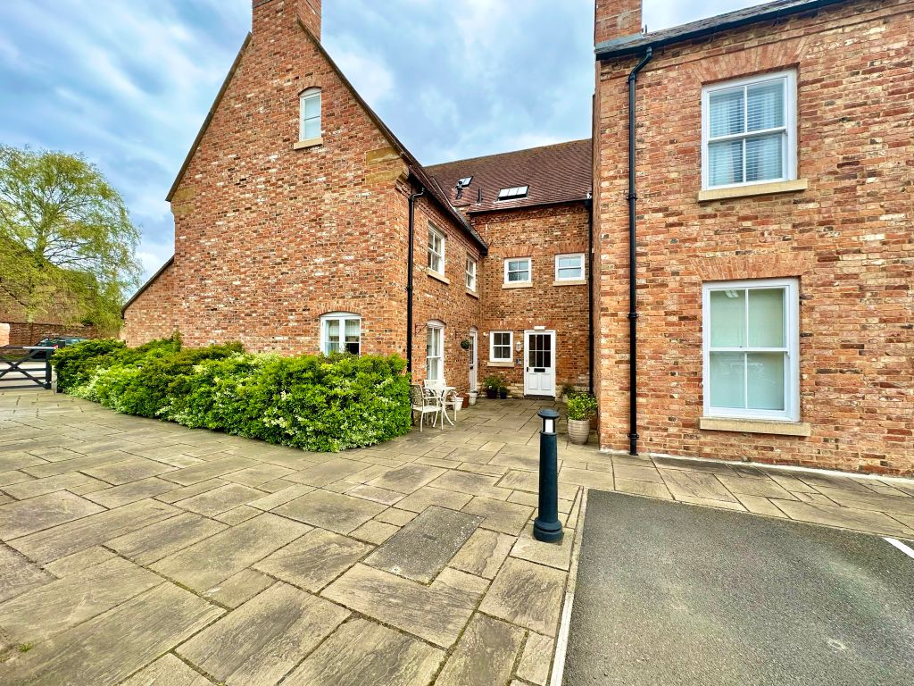 2 bed flat for sale in Bull Inn Close, Weedon, Northampton NN7 Zoopla