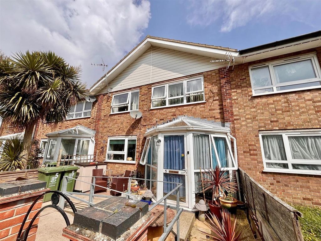 4 bed terraced house for sale in Patterson Close, Great Yarmouth NR30
