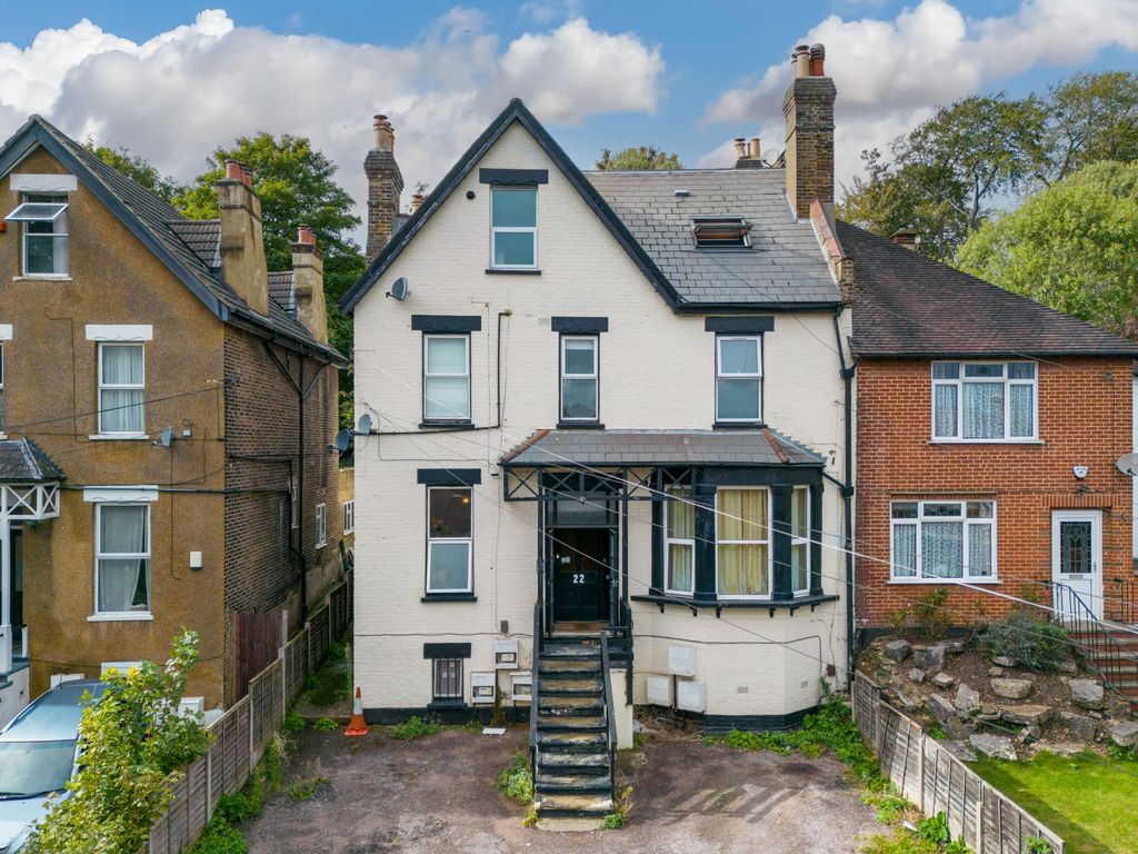3 bed flat for sale in Avondale Road, South Croydon CR2, £225,000 Zoopla