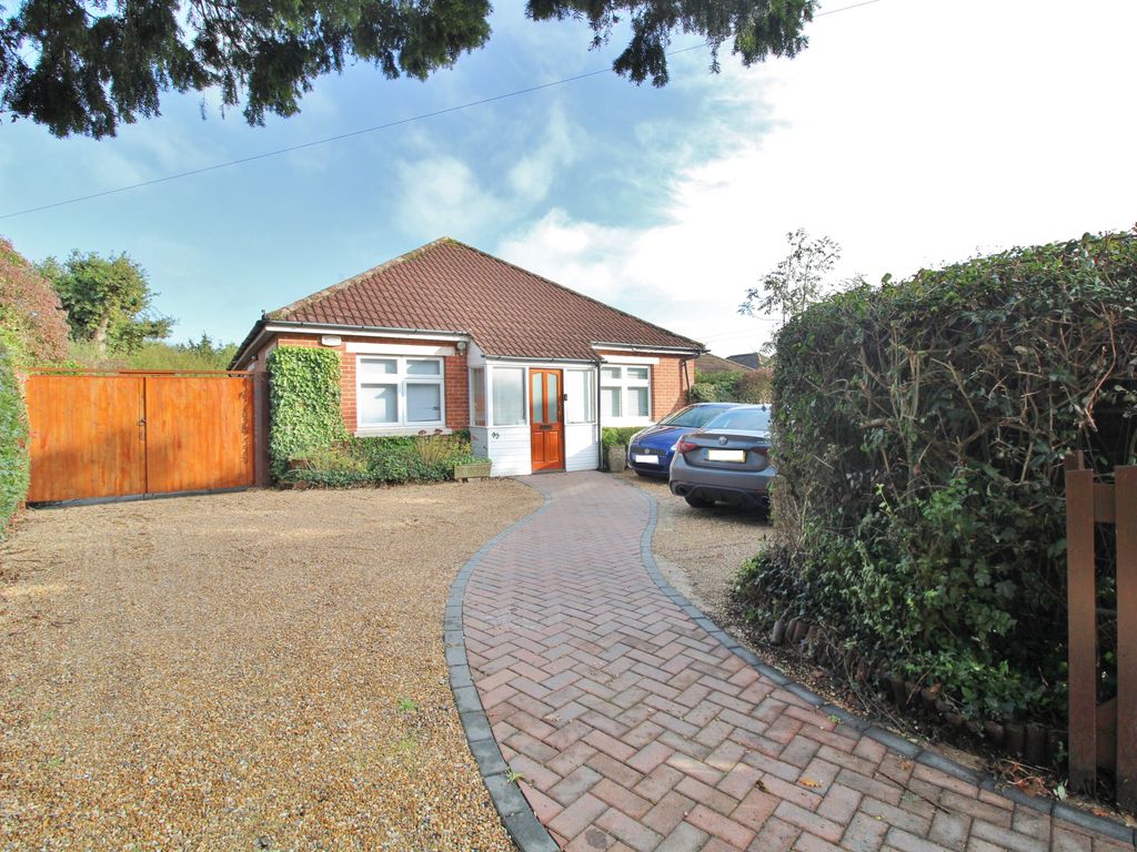 3 bed detached bungalow for sale in Gudge Heath Lane, Fareham PO15, £