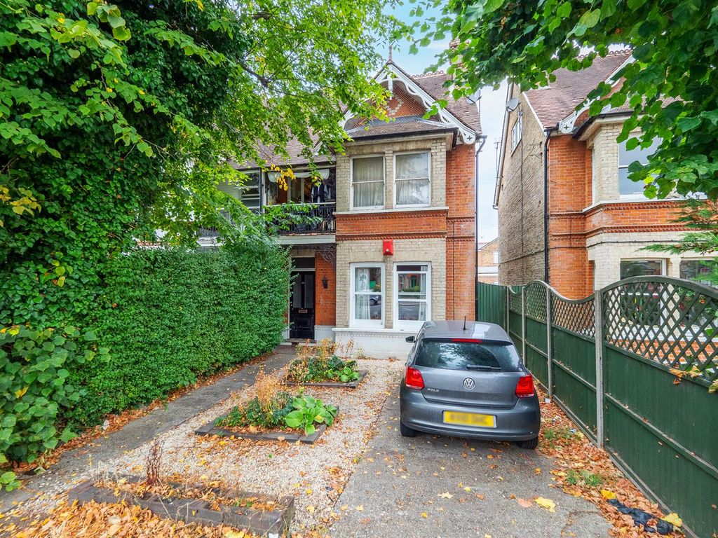 1 bed flat for sale in London Road, Redhill RH1 Zoopla