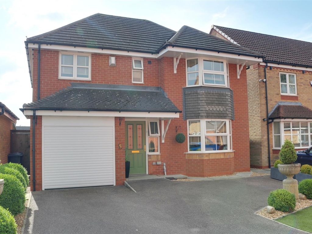 4 bed detached house for sale in Minnie Close, Halmer End, StokeOn