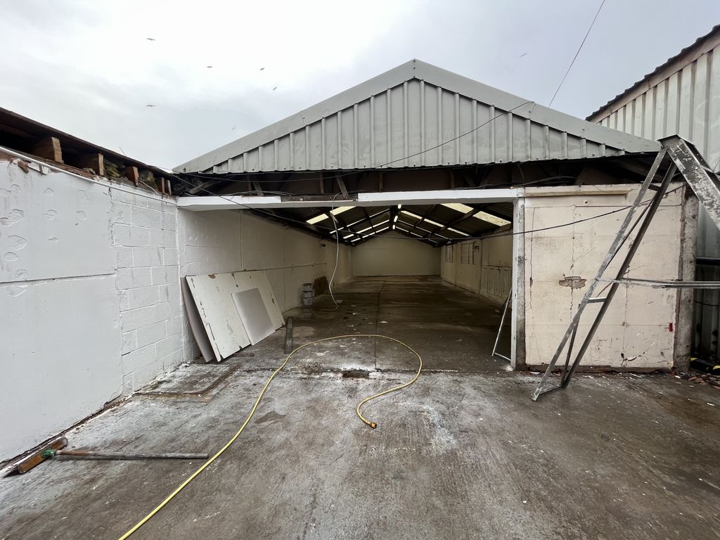 Warehouse to let in Colwick Industrial Estate, Private Road 4