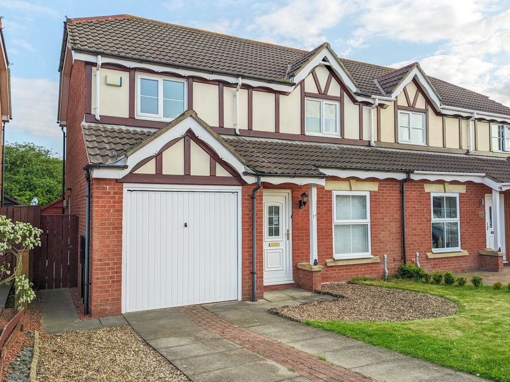 3 bed semidetached house to rent in Hendersyde Close, Newcastle Upon