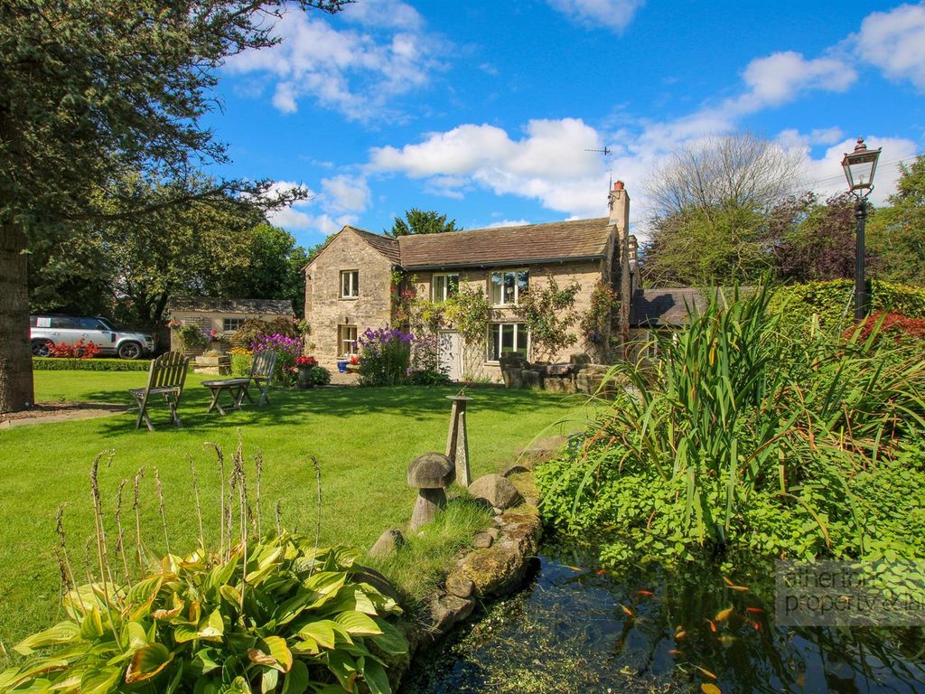 4 bed cottage for sale in The Sands, Whalley, Ribble Valley BB7, £