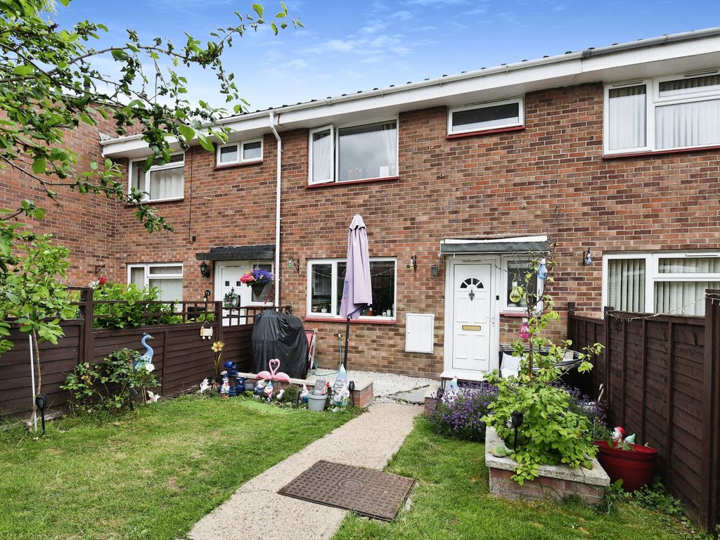 3 bed terraced house for sale in Honeysuckle Way, Witham CM8 Zoopla