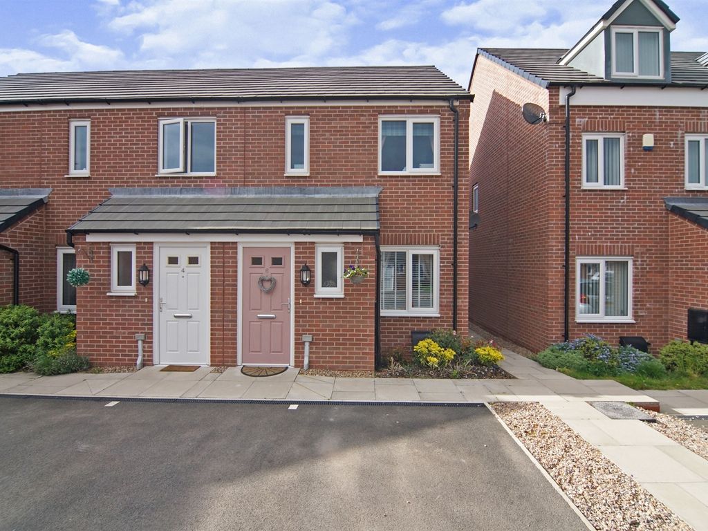 2 bed end terrace house for sale in Starling Close, Shepshed