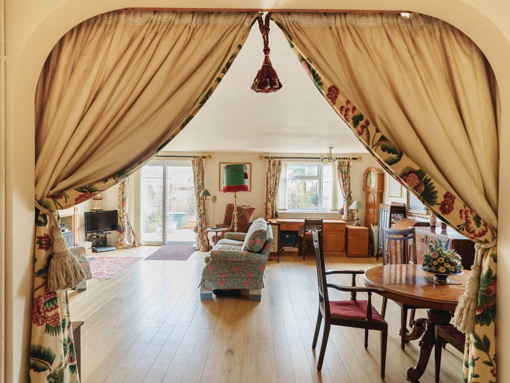 2 bed detached bungalow for sale in The Fairway, Midhurst GU29 Zoopla