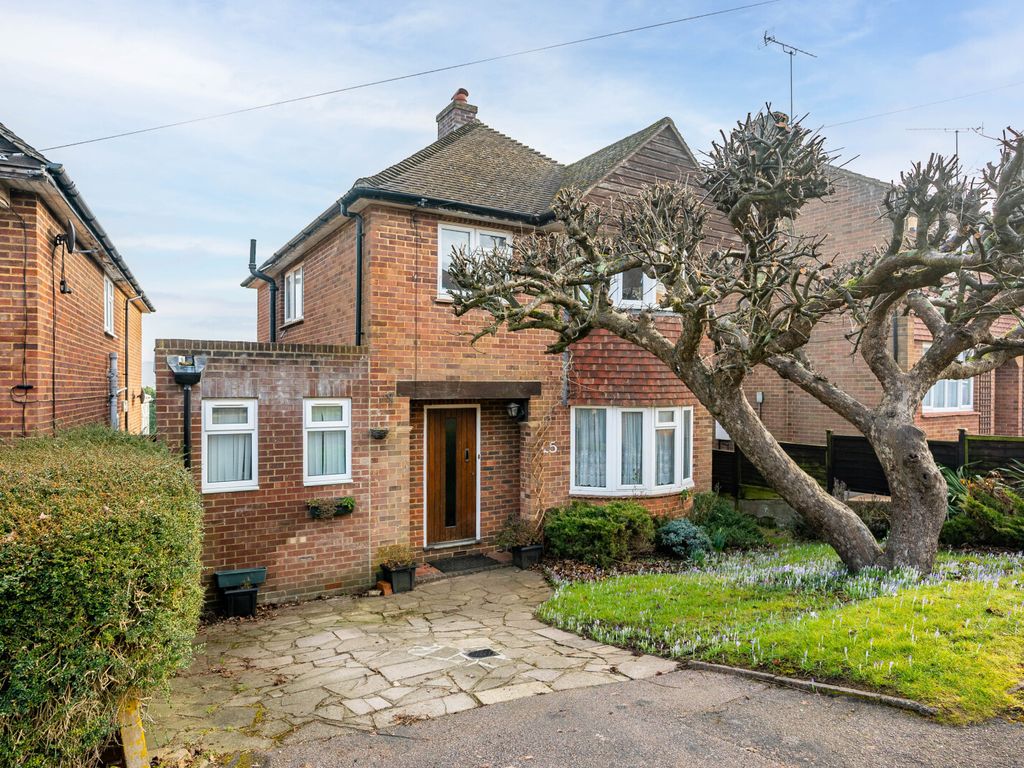 3 bed detached house for sale in Park Rise, Harpenden, Hertfordshire AL5 Zoopla