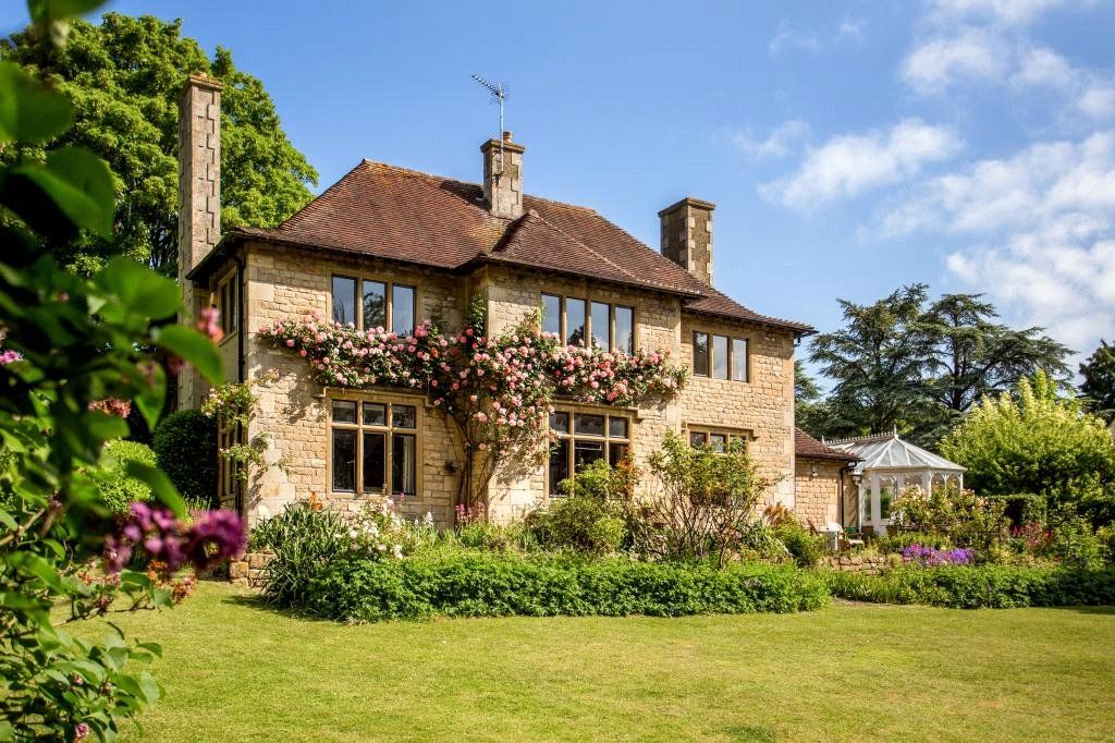 4 bed detached house for sale in Bannerdown Close, Batheaston, Bath BA1