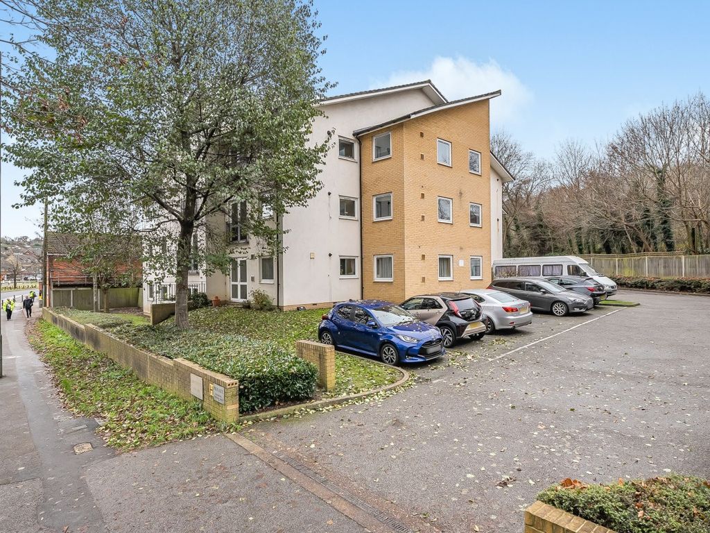 2 bed flat for sale in Amethyst Court, Farnborough Hill, Orpington BR6, £145,000 Zoopla