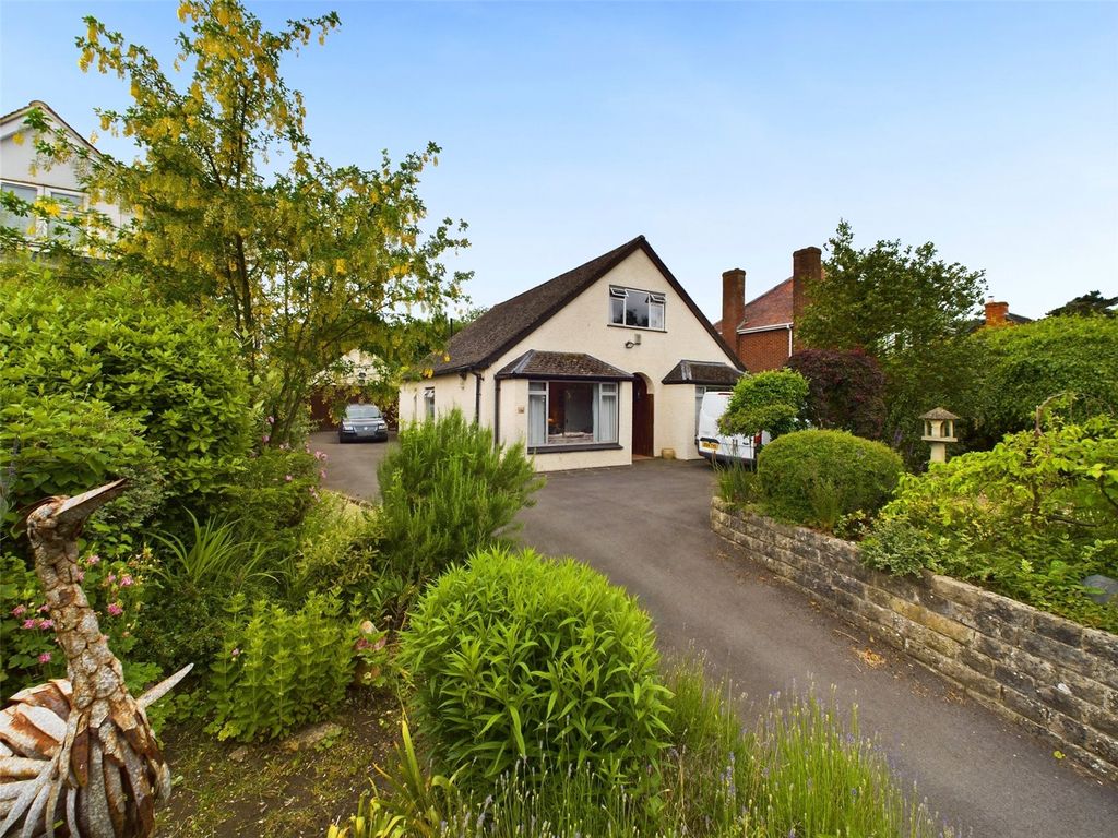 3 bed detached house for sale in East End Road, Charlton Kings