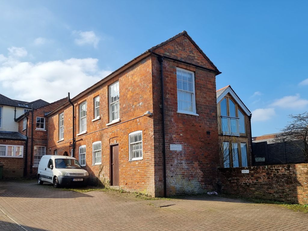 1 bed flat to rent in Market Street, Alton GU34 Zoopla