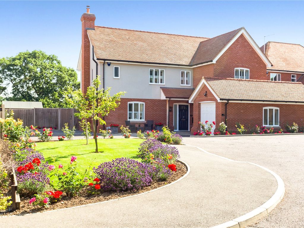 4 bed detached house for sale in Oak Tree Close, Nazeing, Waltham Abbey