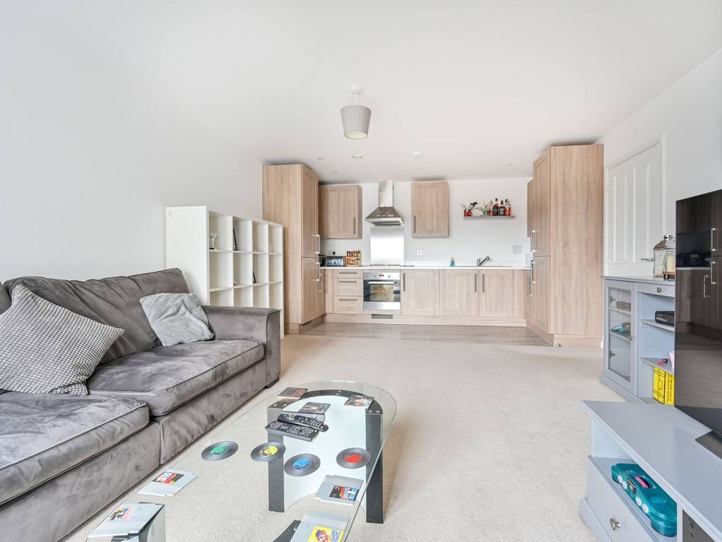 2 bed flat for sale in Austen House, Guildford GU1 Zoopla