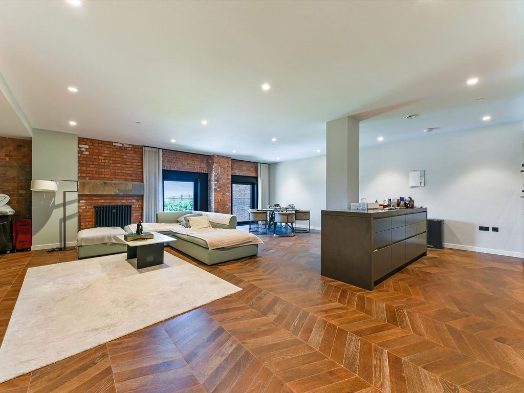 3 bed flat to rent in Battersea Power Station, Circus Road West, London