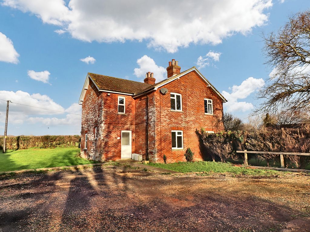 2 bed barn conversion to rent in Brownwich Lane, Fareham PO14, £1,450