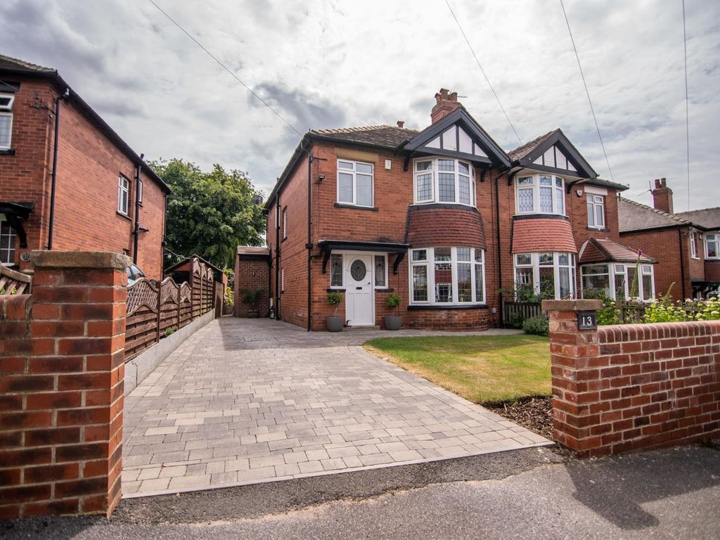 3 bed semidetached house for sale in Barthorpe Crescent, Moortown