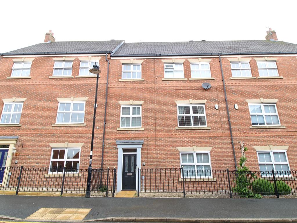 5 bed terraced house for sale in Featherstone Grove, Newcastle Great
