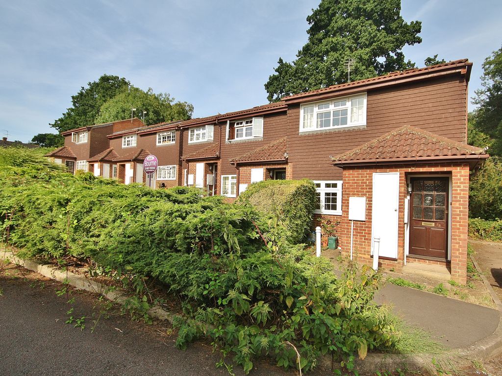 1 bed flat to rent in Ashley Court, St Johns, Woking, Surrey GU21 Zoopla