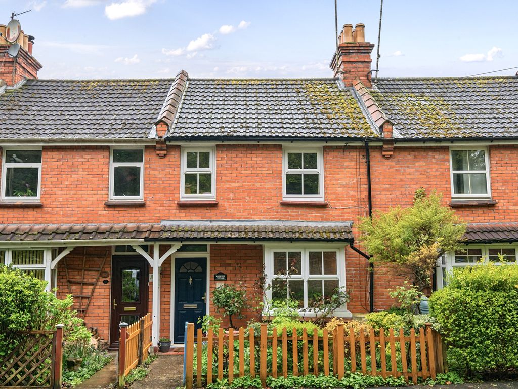 3 bed terraced house for sale in South Street, Andover SP10, £270,000