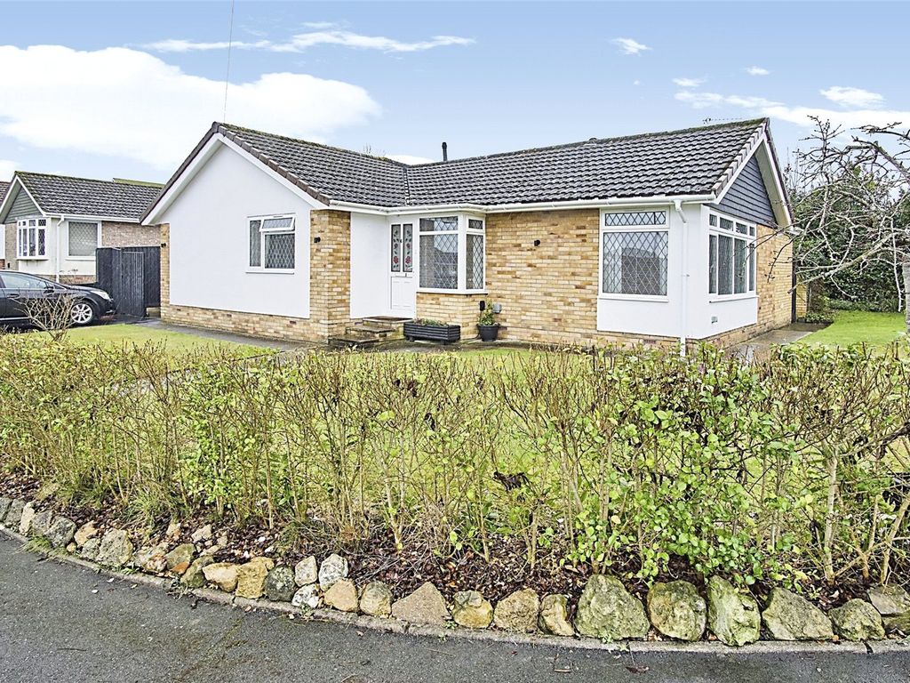 3 bed bungalow for sale in Verwood Drive, Ryde, Isle Of Wight PO33, £