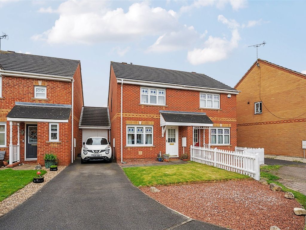 3 bed semidetached house for sale in Gavin Close, Thorpe Astley