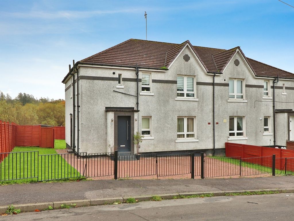 3 bed flat for sale in Greenside Street, Stepps, Glasgow G33, £90,000
