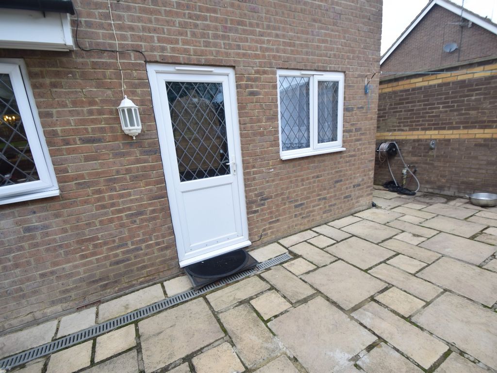 Studio to rent in Old Bedford Road, Luton, Bedfordshire LU2 Zoopla