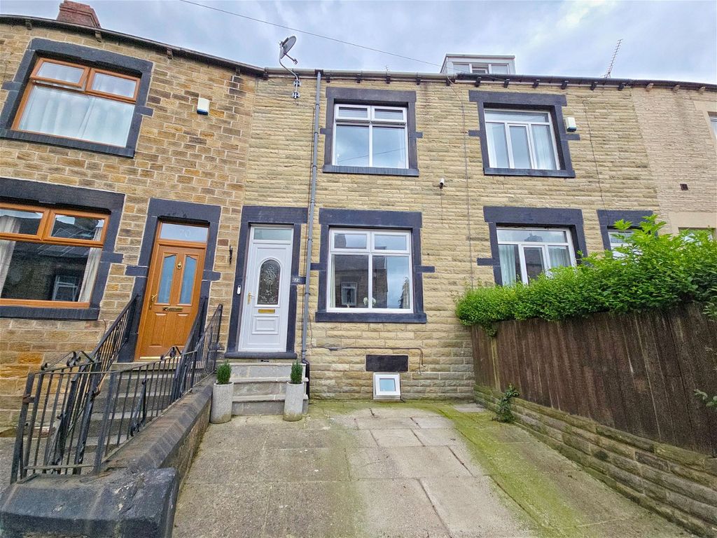 4 bed terraced house for sale in Blenheim Road, Barnsley S70, £220,000