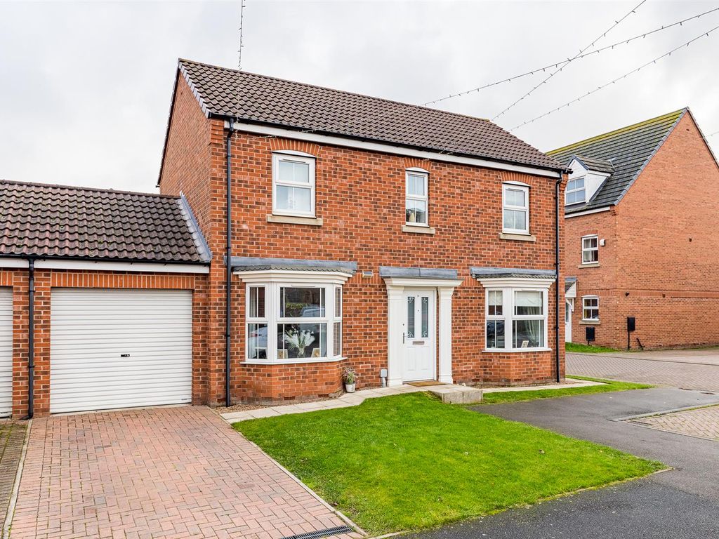 3 bed detached house for sale in Heron Gate, Scunthorpe DN16, £209,950