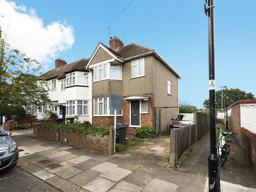 3 bed end terrace house for sale in Sudbury Heights Avenue, Sudbury