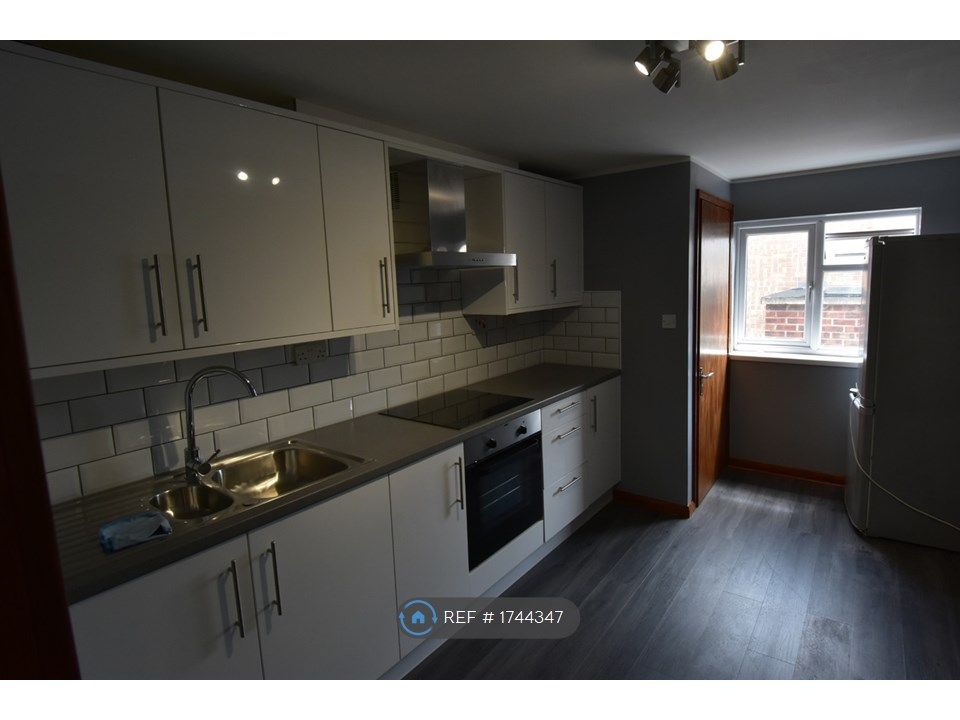 Studio to rent in Church Walk, Trowbridge BA14 Zoopla