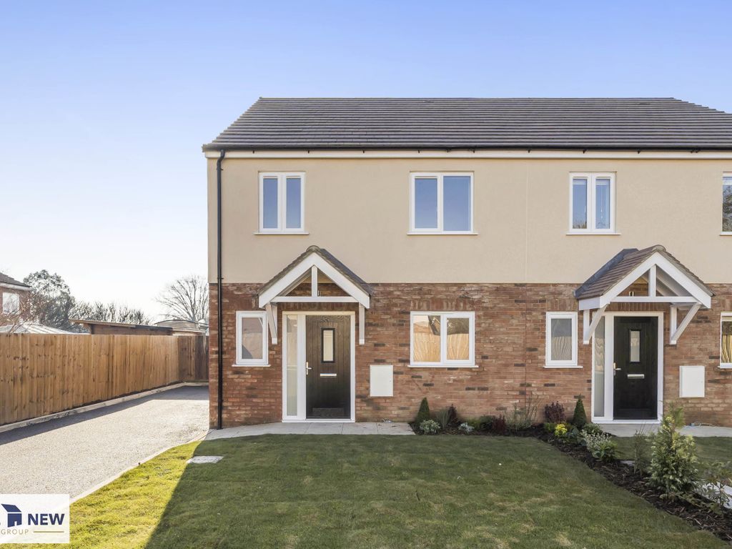 New home, 4 bed semidetached house for sale in Lower Shelton Road