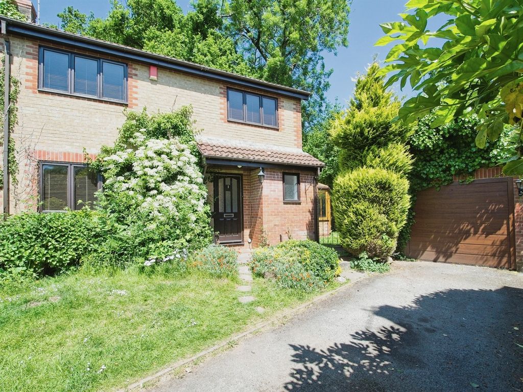 4 bed detached house for sale in Heol Y Cadno, Thornhill, Cardiff CF14